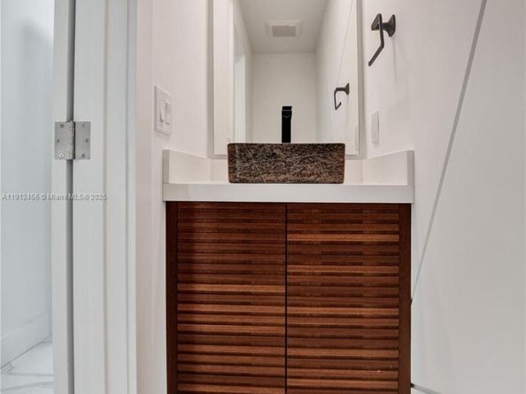 12100 NW 6th St, Plantation FL 33325