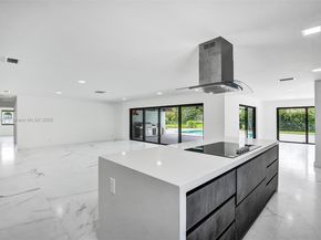 12100 NW 6th St, Plantation FL 33325