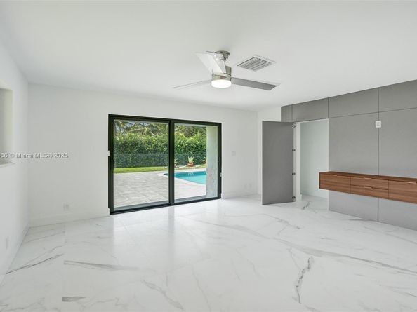 12100 NW 6th St, Plantation FL 33325