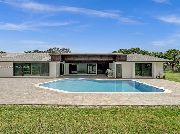 12100 NW 6th St, Plantation FL 33325