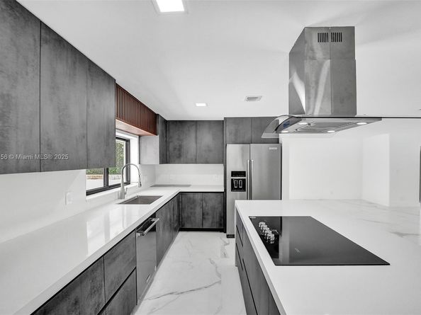 12100 NW 6th St, Plantation FL 33325