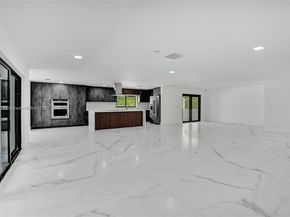 12100 NW 6th St, Plantation FL 33325