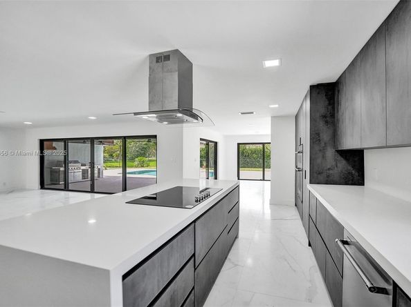 12100 NW 6th St, Plantation FL 33325