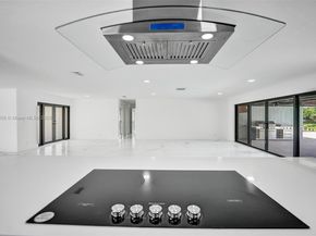 12100 NW 6th St, Plantation FL 33325