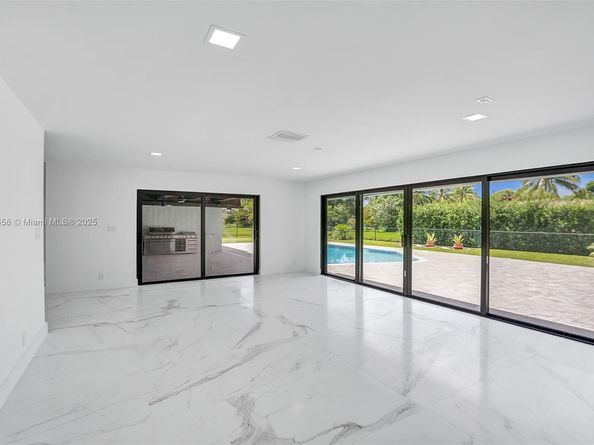 12100 NW 6th St, Plantation FL 33325