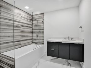 12100 NW 6th St, Plantation FL 33325