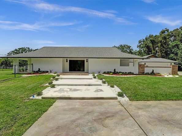 12100 NW 6th St, Plantation FL 33325