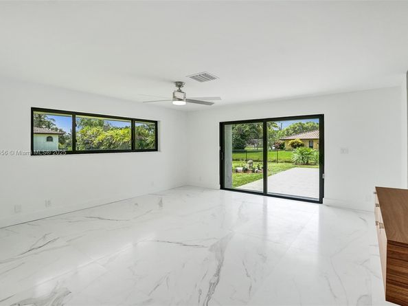 12100 NW 6th St, Plantation FL 33325