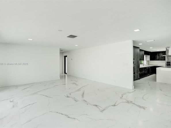 12100 NW 6th St, Plantation FL 33325