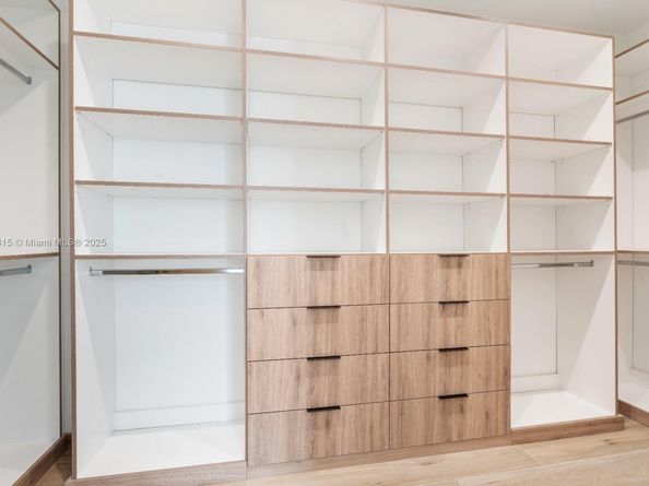 207 NE 17th Ave, Fort Lauderdale FL 33301