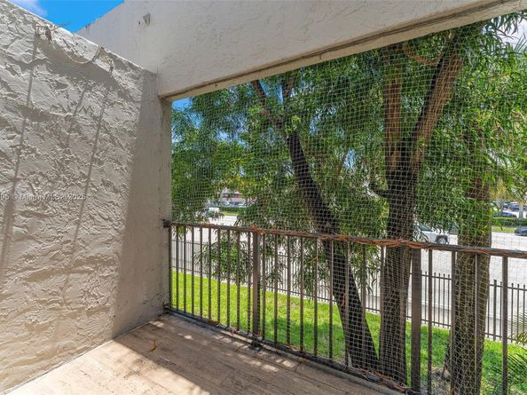 20 NW 87th Ave A204, Miami FL 33172