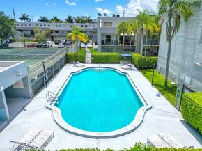 20 NW 87th Ave A204, Miami FL 33172