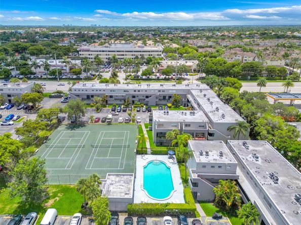 20 NW 87th Ave A204, Miami FL 33172