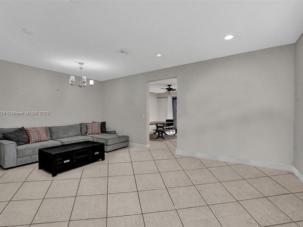 7242 NW 108th Way, Parkland FL 33076