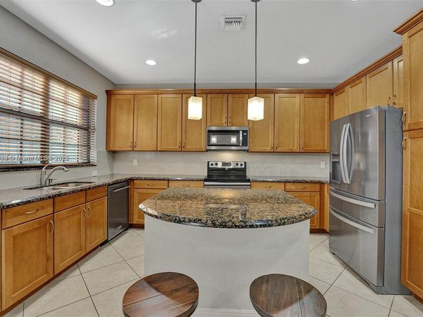 7242 NW 108th Way, Parkland FL 33076