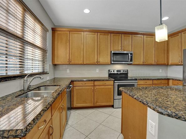 7242 NW 108th Way, Parkland FL 33076