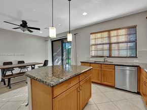 7242 NW 108th Way, Parkland FL 33076