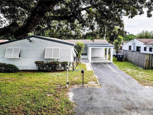 6620 Charleston St, Hollywood FL 33024