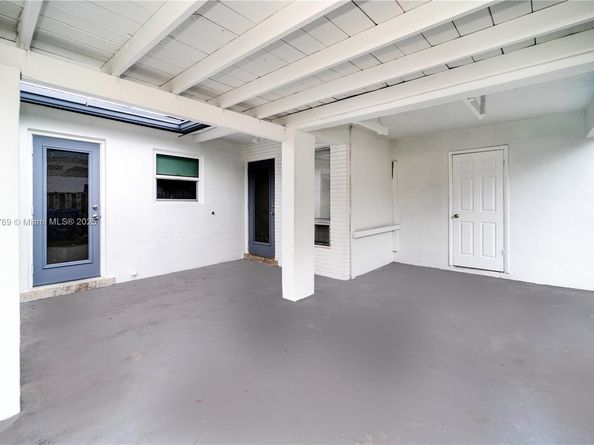 6620 Charleston St, Hollywood FL 33024