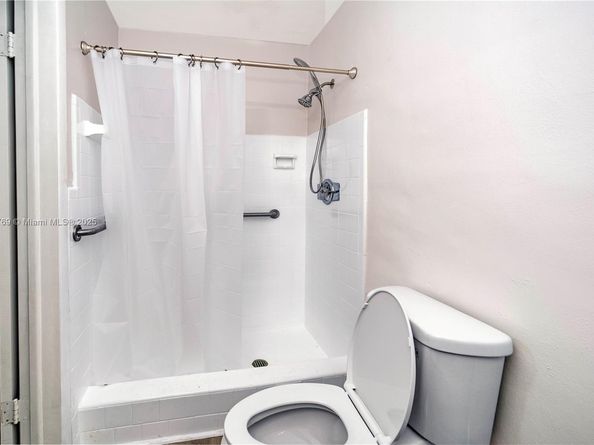 6620 Charleston St, Hollywood FL 33024