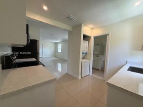 2711 Dewey St, Hollywood FL 33020