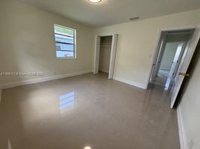 2711 Dewey St, Hollywood FL 33020