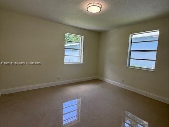 2711 Dewey St, Hollywood FL 33020
