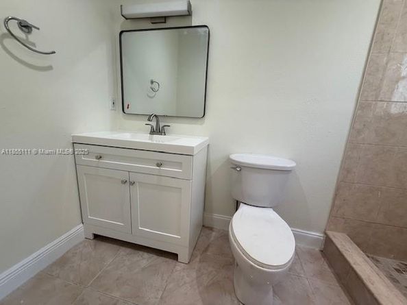 2711 Dewey St, Hollywood FL 33020