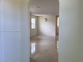 2711 Dewey St, Hollywood FL 33020