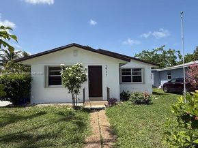 2711 Dewey St, Hollywood FL 33020