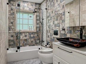 1311 Pierce St, Hollywood FL 33019