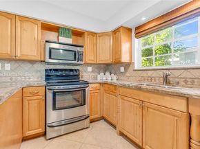 4200 NW 2nd St, Plantation FL 33317