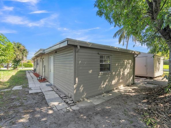 4200 NW 2nd St, Plantation FL 33317