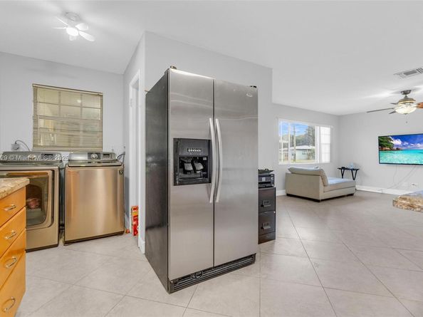 4200 NW 2nd St, Plantation FL 33317