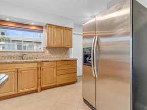 4200 NW 2nd St, Plantation FL 33317