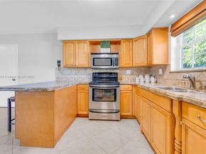 4200 NW 2nd St, Plantation FL 33317