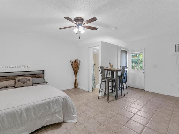 4200 NW 2nd St, Plantation FL 33317