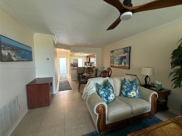 2731 NE 14th St Cswy 502, Pompano Beach FL 33062