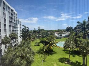 2731 NE 14th St Cswy 502, Pompano Beach FL 33062