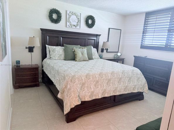 2731 NE 14th St Cswy 502, Pompano Beach FL 33062