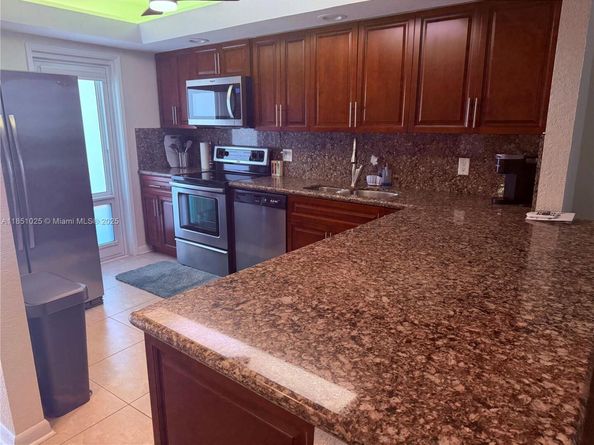 2731 NE 14th St Cswy 502, Pompano Beach FL 33062