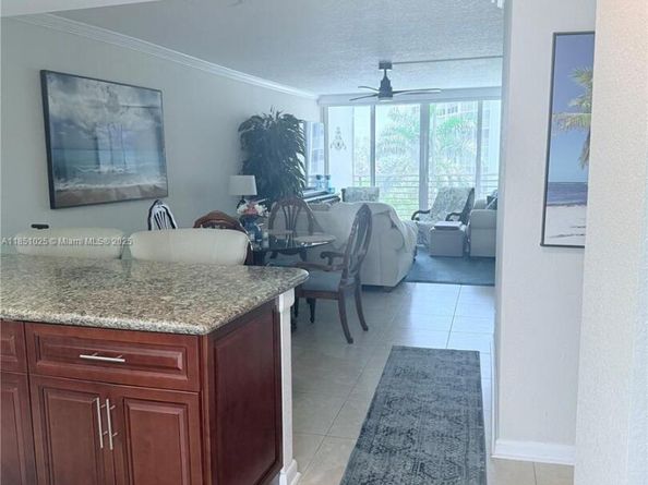 2731 NE 14th St Cswy 502, Pompano Beach FL 33062