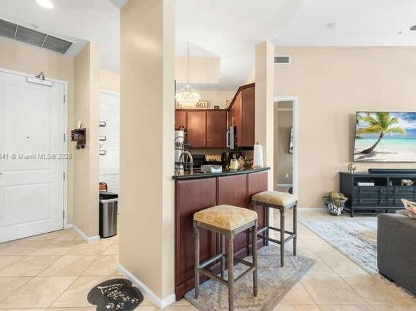 403 S Sapodilla Ave 104, West Palm Beach FL 33401