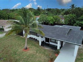 2496 SW 8th St, Fort Lauderdale FL 33312