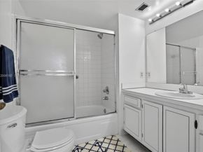 3300 W Rolling Hills Cir 606, Davie FL 33328