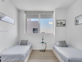 253 NE 2nd St 2902, Miami FL 33132