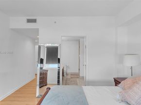 253 NE 2nd St 2902, Miami FL 33132