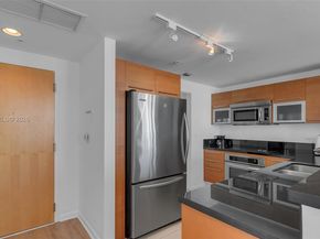 253 NE 2nd St 2902, Miami FL 33132