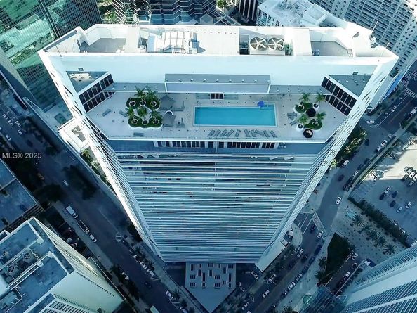 1300 Brickell Bay Dr 2402, Miami FL 33131