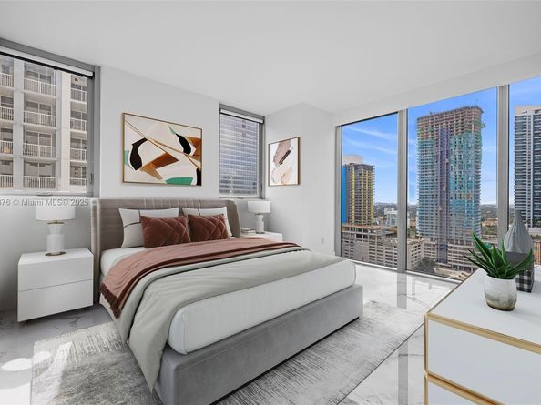 1300 Brickell Bay Dr 2402, Miami FL 33131